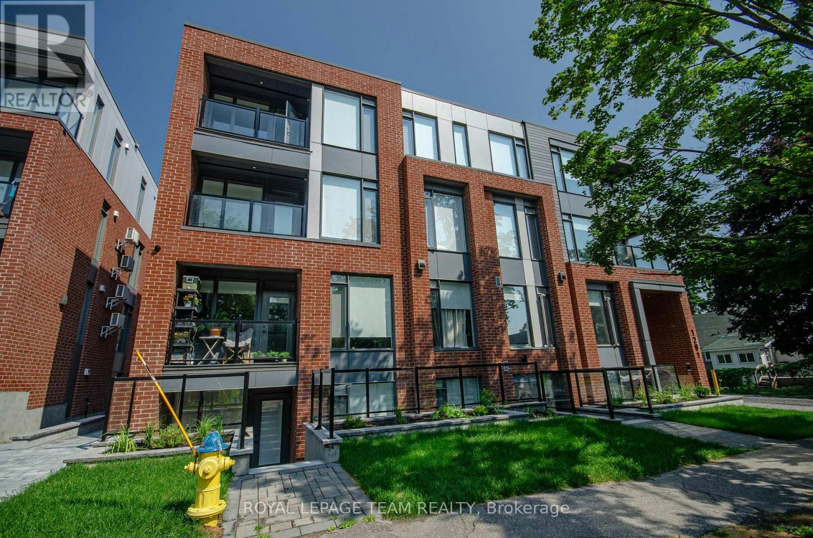 202-1291 Summerville Avenue, Ottawa, ON, K1Z 8G7 - 2