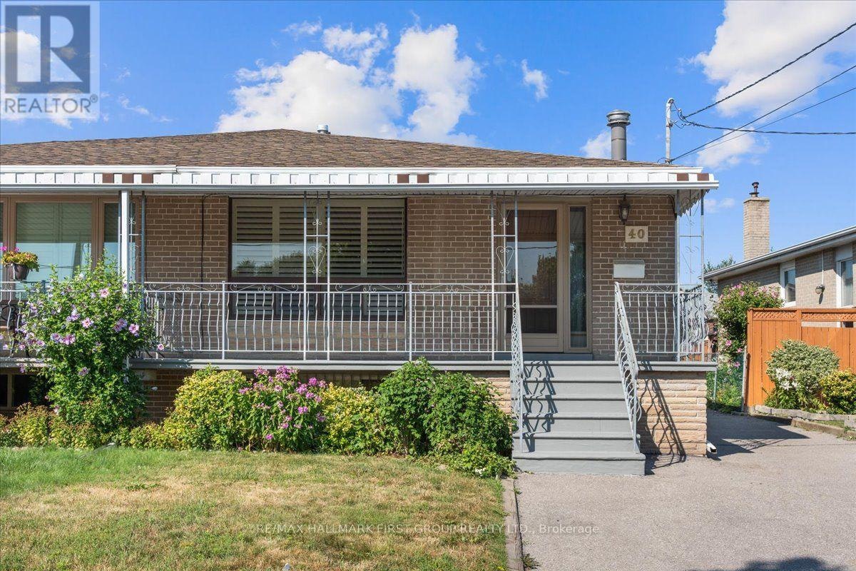 40 Cherrylawn Avenue, Toronto, ON, M9L 2B4