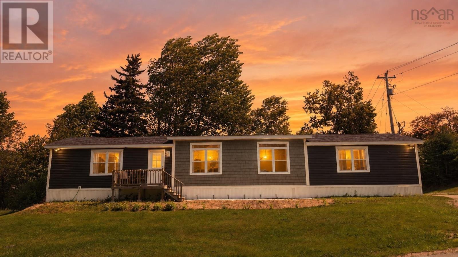4 Kellys Lane, Ingonish Beach, NS, B0C 1L0