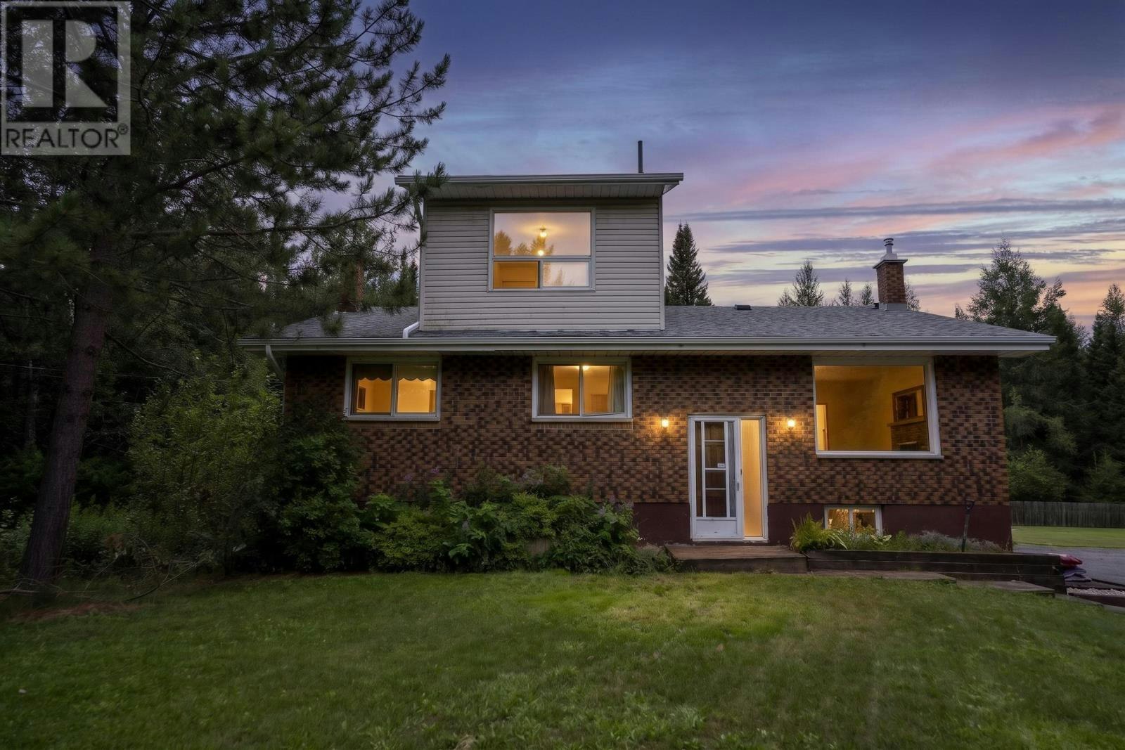 521 Onion Lake Road, Thunder Bay, ON, P7G 2C1