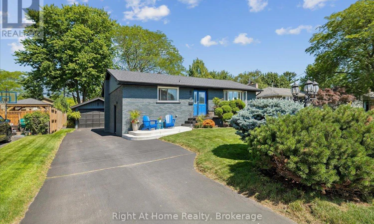 275 Kent Crescent