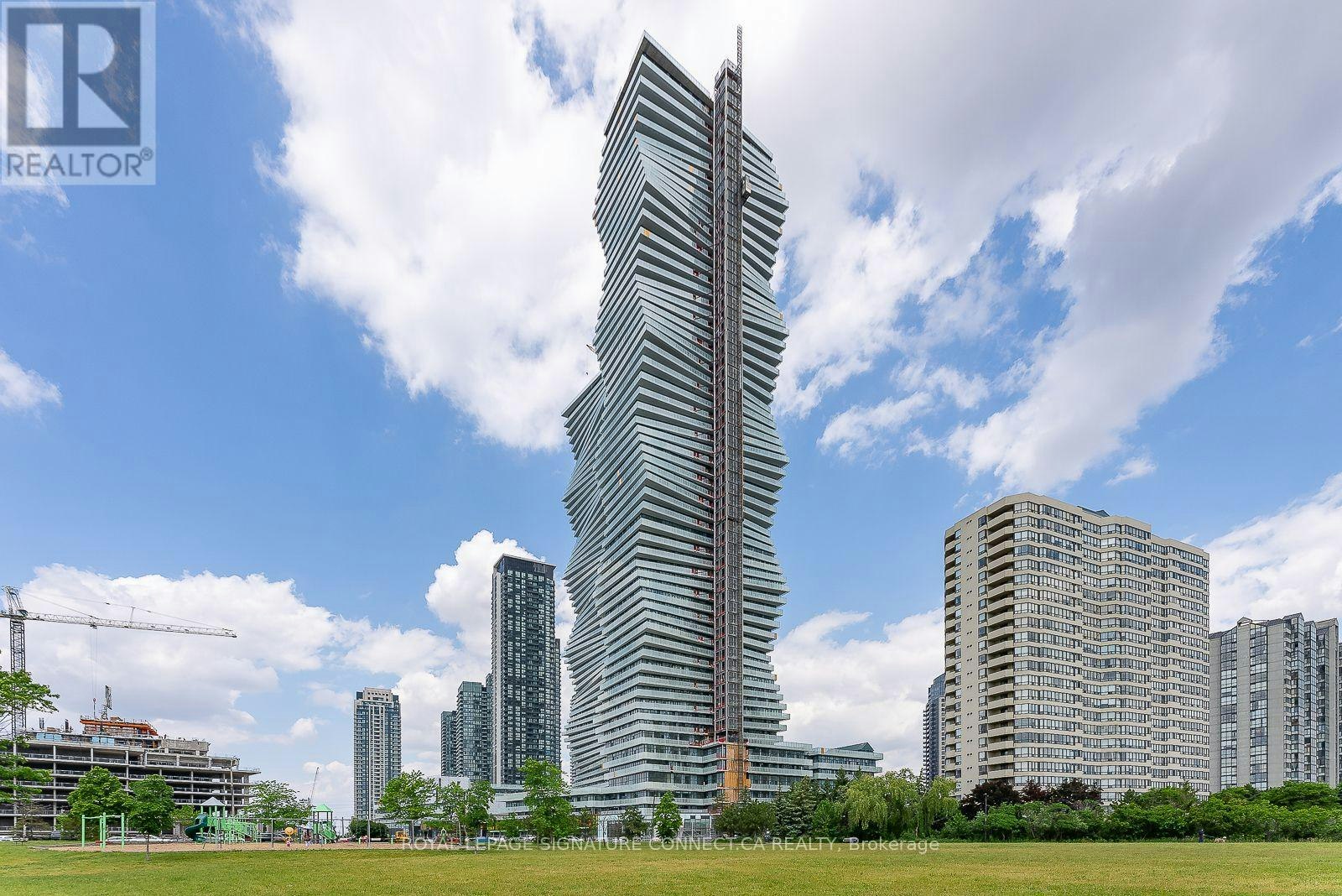 4911-3900 Confederation Parkway, Mississauga, ON, L5B 0M3