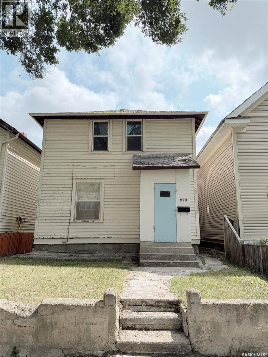 420 J Avenue N, Saskatoon, SK, S7L 2K3
