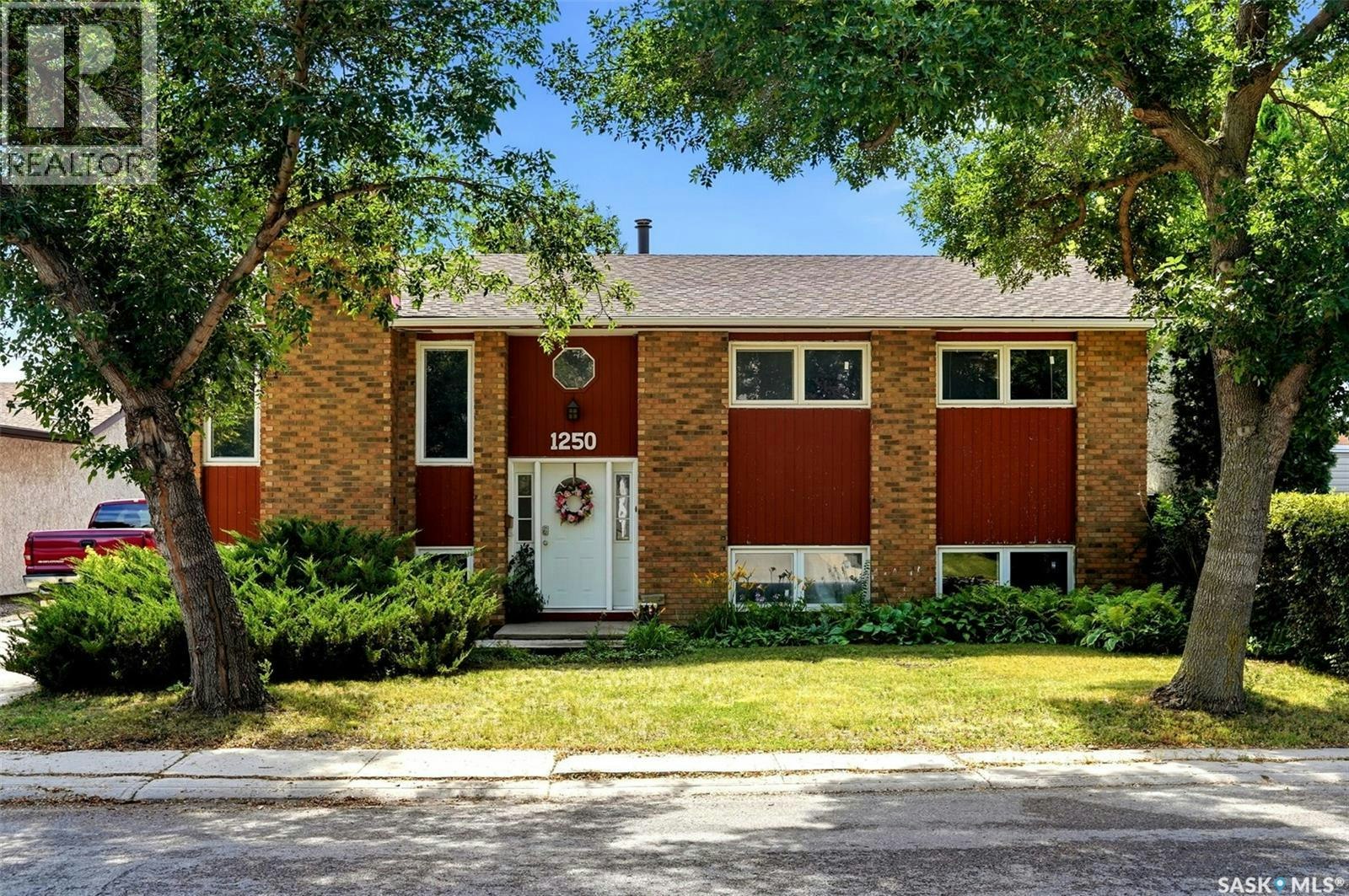 1250 Mcneill Crescent, Regina, SK, S4N 5Z4