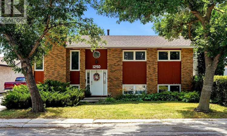 1250 Mcneill Crescent