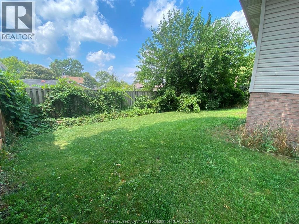 1087 Brookview Crescent, Windsor, ON, N8W 5H3 - 3