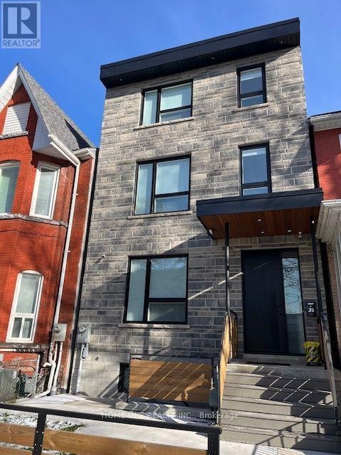 101-35 Denison Avenue, Toronto, ON, M5T 2M6