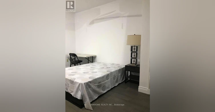 MAIN FL BR-253 Palmerston Avenue, Toronto, ON, M6J 2J3
