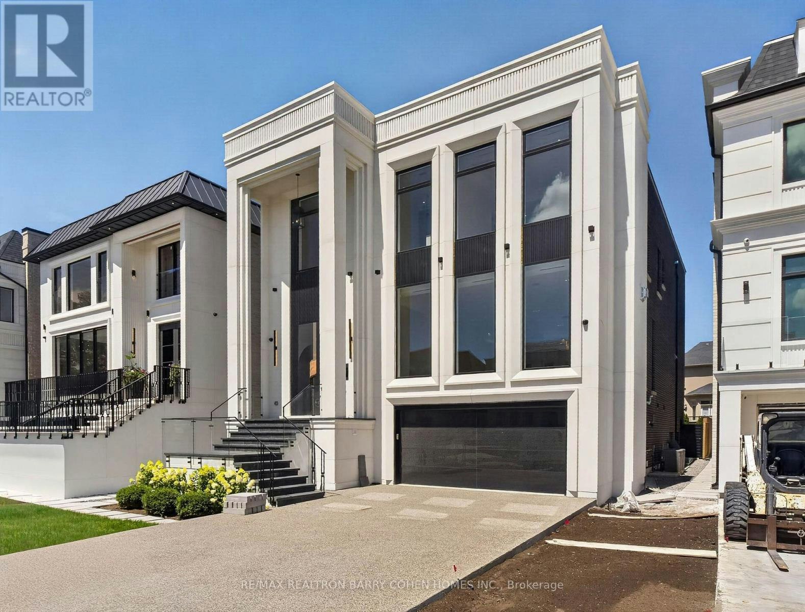 26 Clinton Drive, Richmond Hill, ON, L4C 8E2
