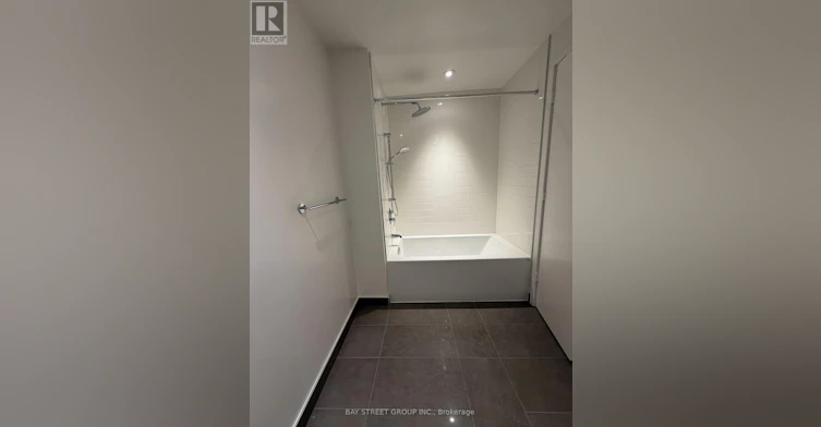 426-448 Burnhamthorpe Road W, Mississauga, ON, L5B 0R4 - 8