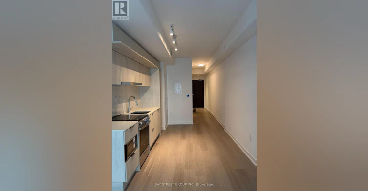426-448 Burnhamthorpe Road W, Mississauga, ON, L5B 0R4 - 5