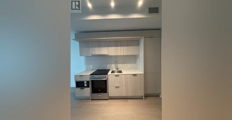426-448 Burnhamthorpe Road W, Mississauga, ON, L5B 0R4 - 6