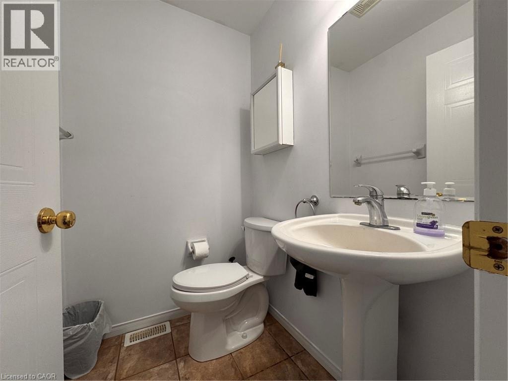 772 Zermatt Drive, Waterloo, ON, N2T 2W8 - 4