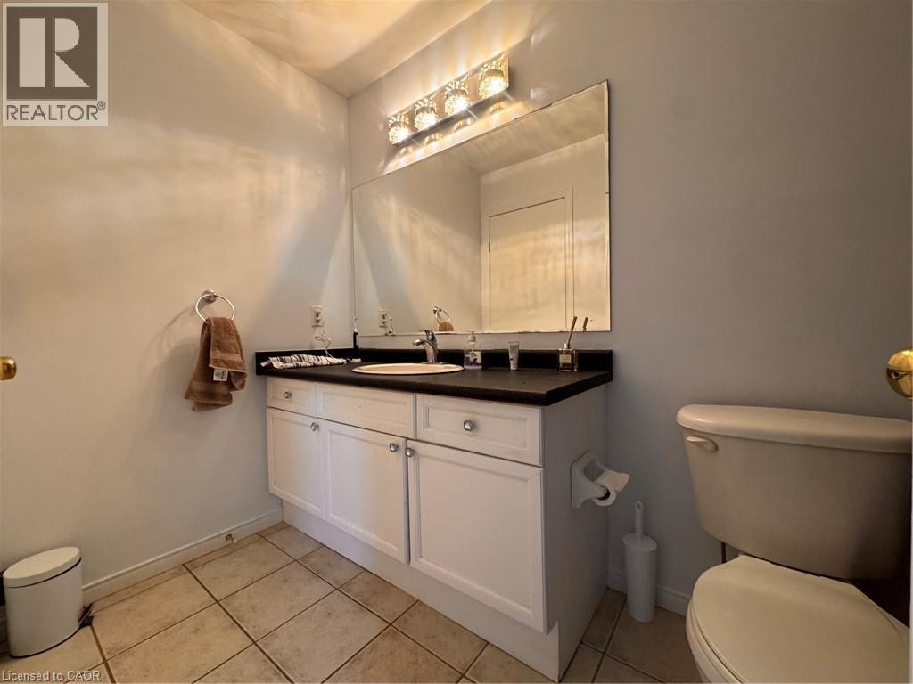 772 Zermatt Drive, Waterloo, ON, N2T 2W8 - 2