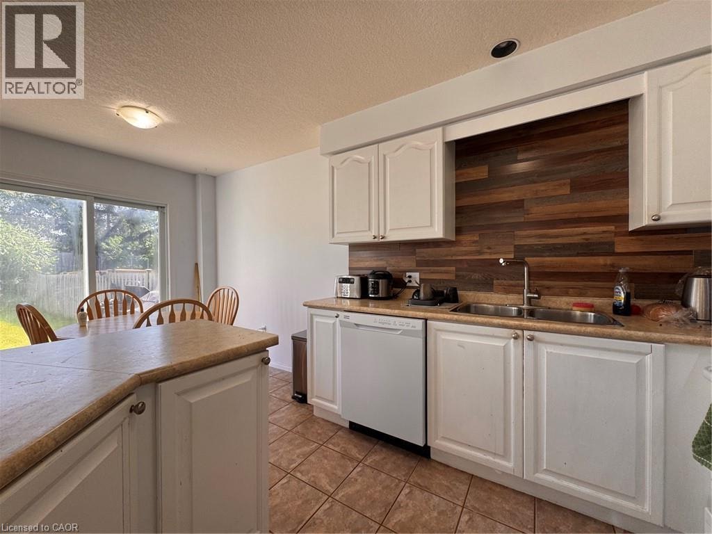 772 Zermatt Drive, Waterloo, ON, N2T 2W8 - 5