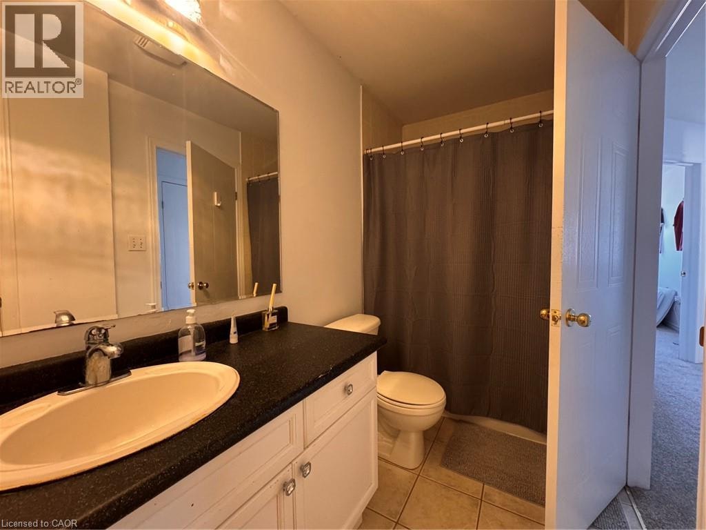 772 Zermatt Drive, Waterloo, ON, N2T 2W8 - 3