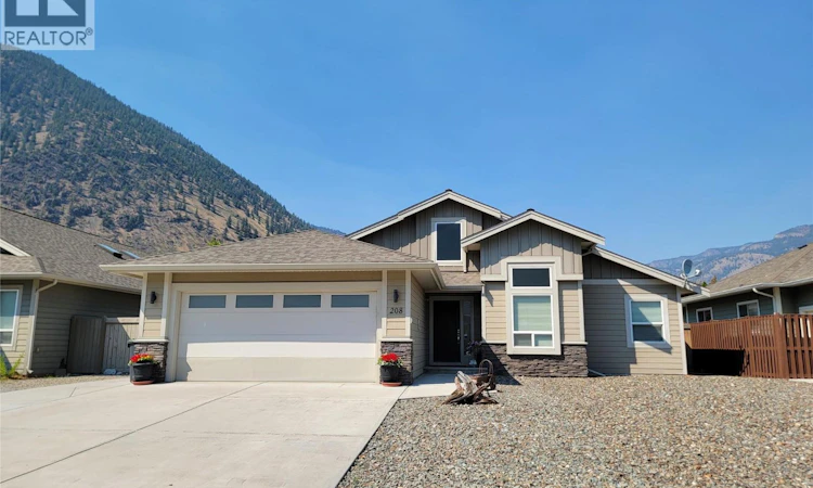 208 K View Crescent