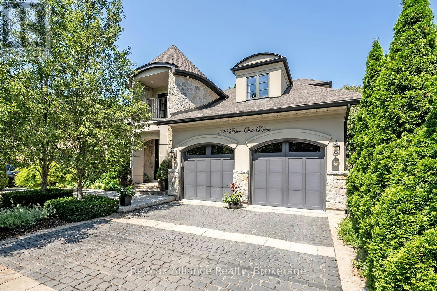 379 River Side Drive, Oakville, ON, L6K 3N6