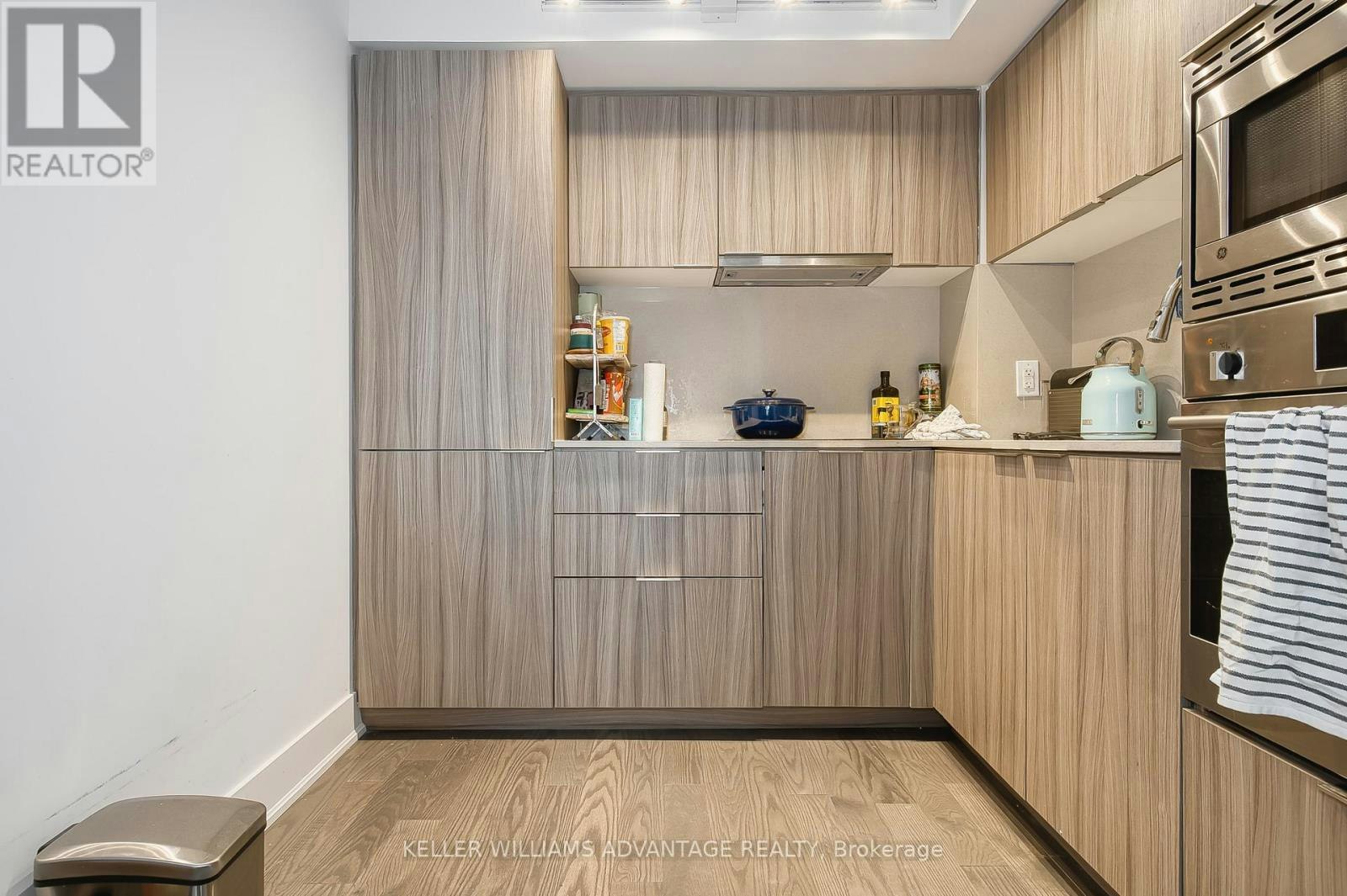 1012-955 Bay Street, Toronto, ON, M5S 0C6 - 10