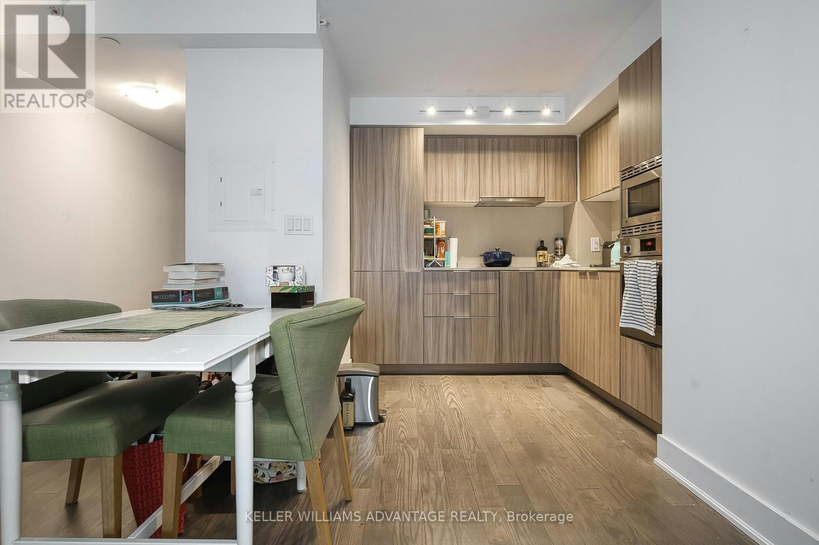 1012-955 Bay Street, Toronto, ON, M5S 0C6 - 9