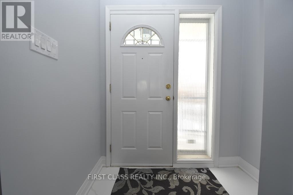 MAIN-113 Holcolm Road, Toronto, ON, M2N 2E1 - 2