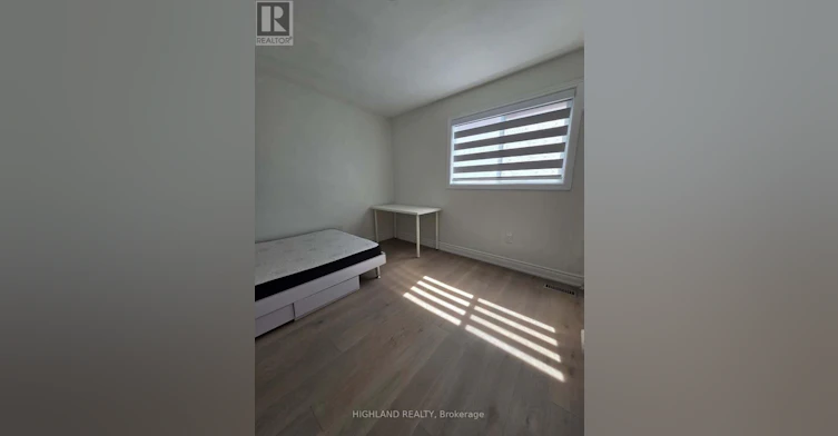 GROUND Floor Room 252 Hickory Circle, Oakville, ON, L6H 4V2