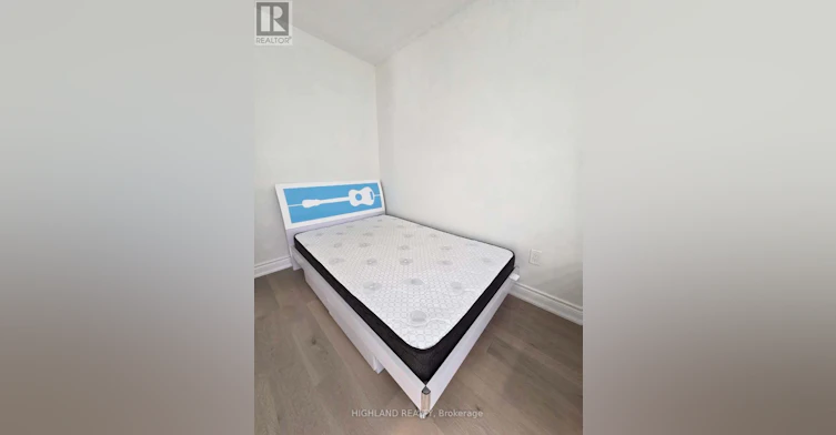 GROUND Floor Room 252 Hickory Circle, Oakville, ON, L6H 4V2 - 2