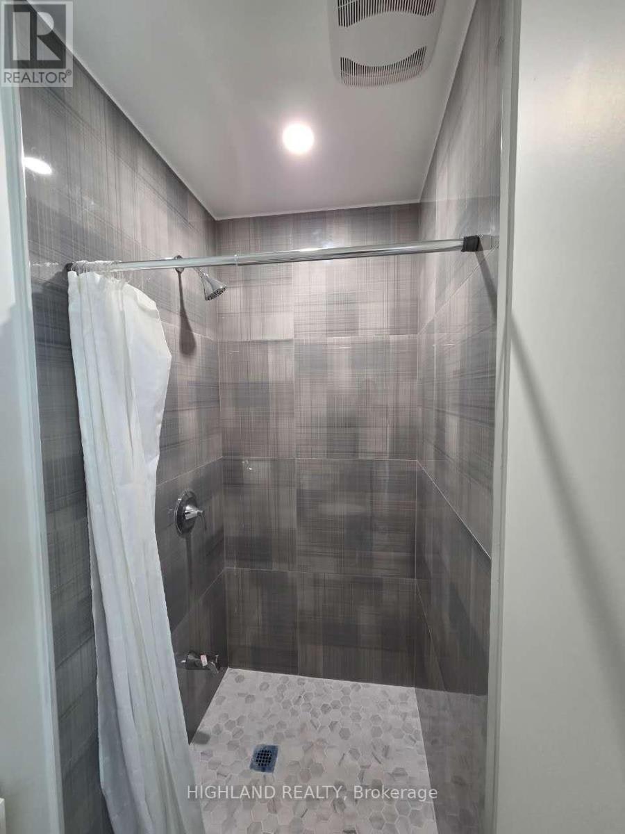 GROUND Floor Room 252 Hickory Circle, Oakville, ON, L6H 4V2 - 5