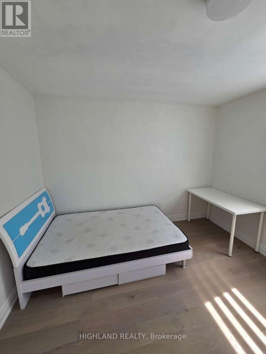 GROUND Floor Room 252 Hickory Circle, Oakville, ON, L6H 4V2 - 3