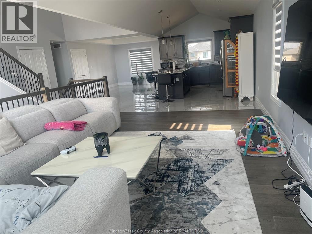 UPPER-112 Kingsbridge Drive, Amherstburg, ON, N9V 4B6 - 3