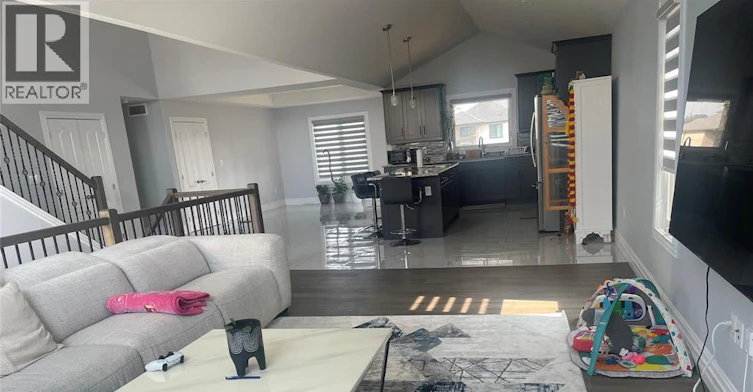 UPPER-112 Kingsbridge Drive, Amherstburg, ON, N9V 4B6 - 3