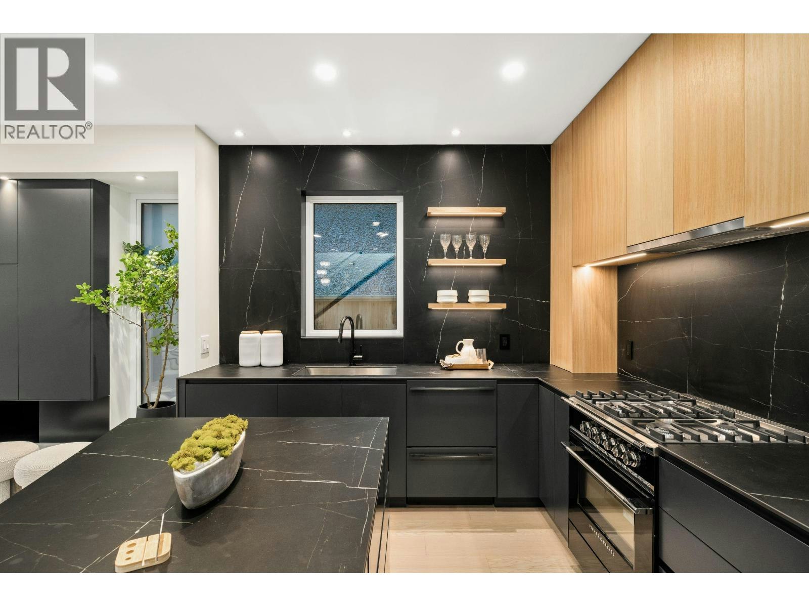 1-2764 W 14 Avenue, Vancouver, BC, V6K 2X2 - 10