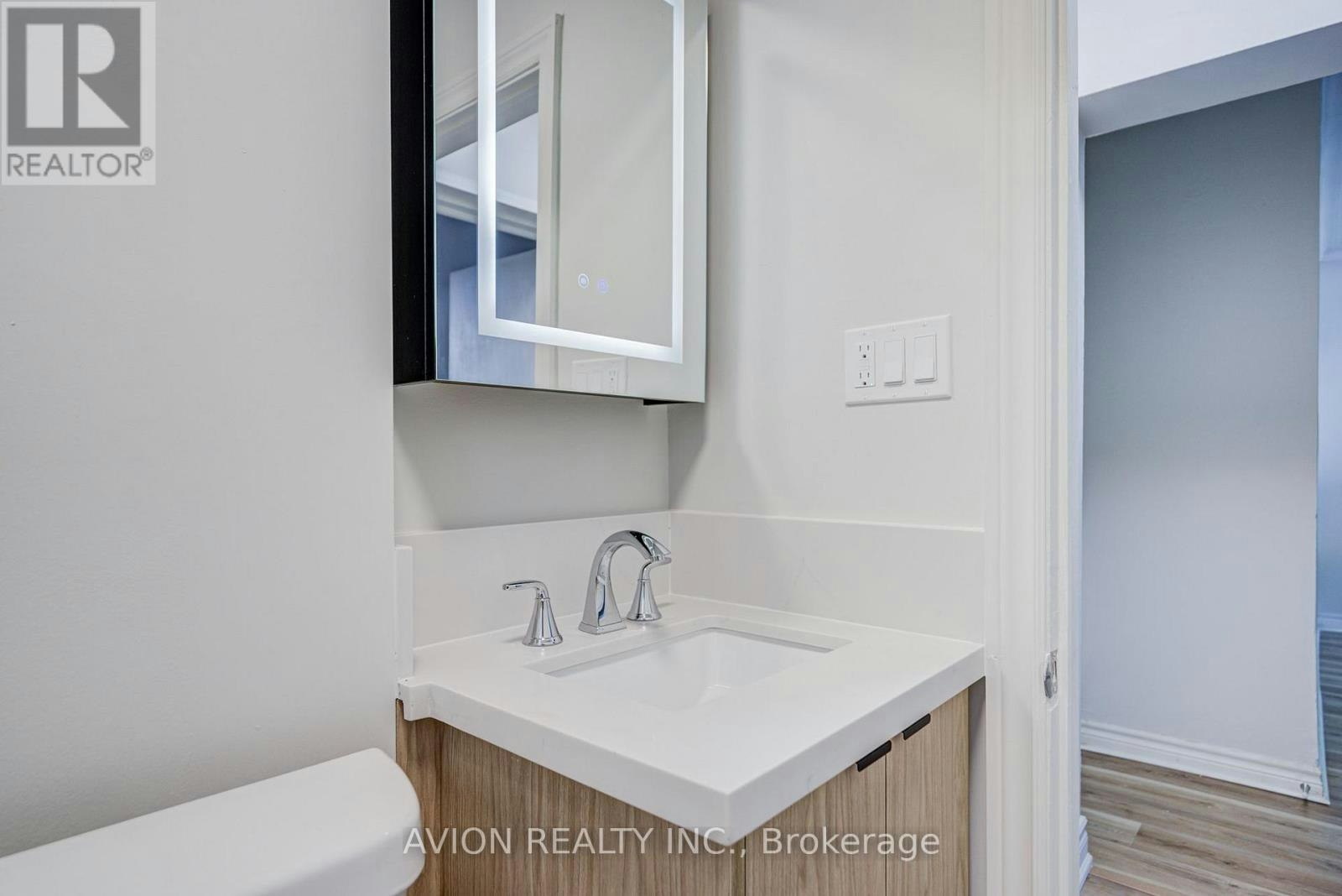 2-882 Broadview Avenue, Toronto, ON, M4K 2R1 - 16