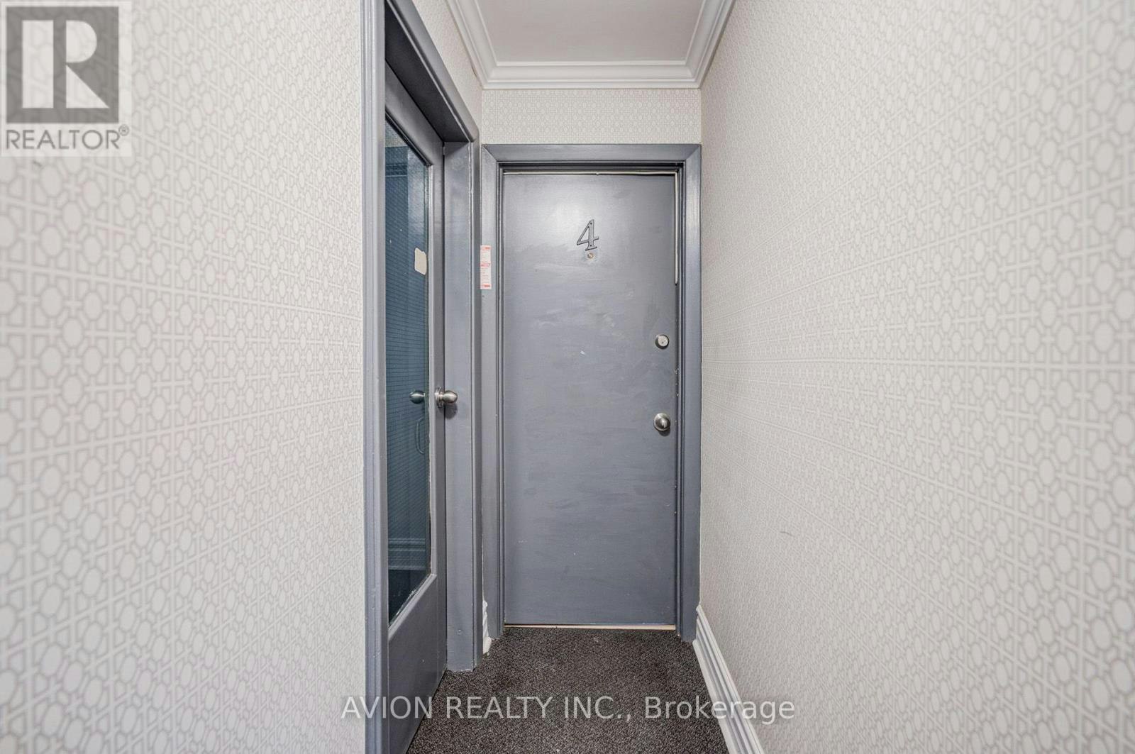 4-882 Broadview Avenue, Toronto, ON, M4K 2R1 - 4
