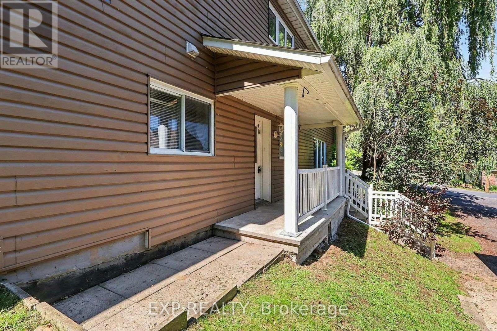 B-2055 Victoria Street, Clarence-Rockland, ON, K4K 1L5 - 2