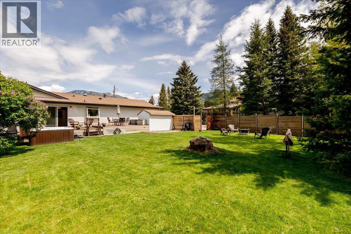 39 Elkview Drive, Fernie, BC, V0B 1M3