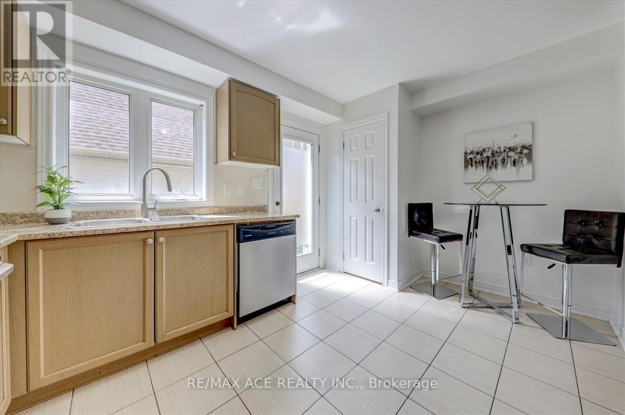 43 Kawneer Terrace, Toronto, ON, M1P 0C2 - 14