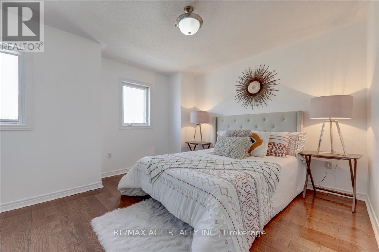 43 Kawneer Terrace, Toronto, ON, M1P 0C2 - 28