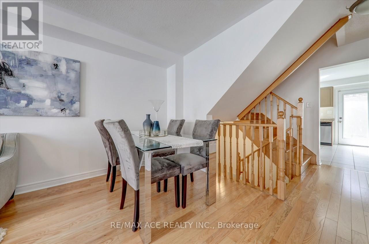43 Kawneer Terrace, Toronto, ON, M1P 0C2 - 10