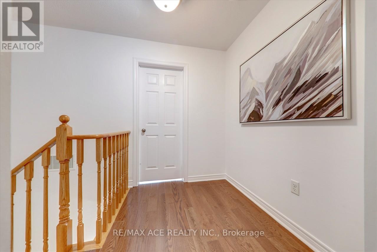 43 Kawneer Terrace, Toronto, ON, M1P 0C2 - 23
