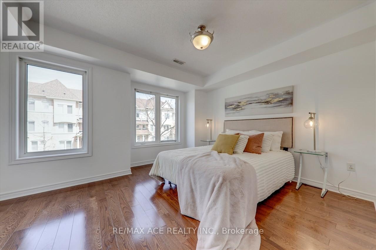 43 Kawneer Terrace, Toronto, ON, M1P 0C2 - 20