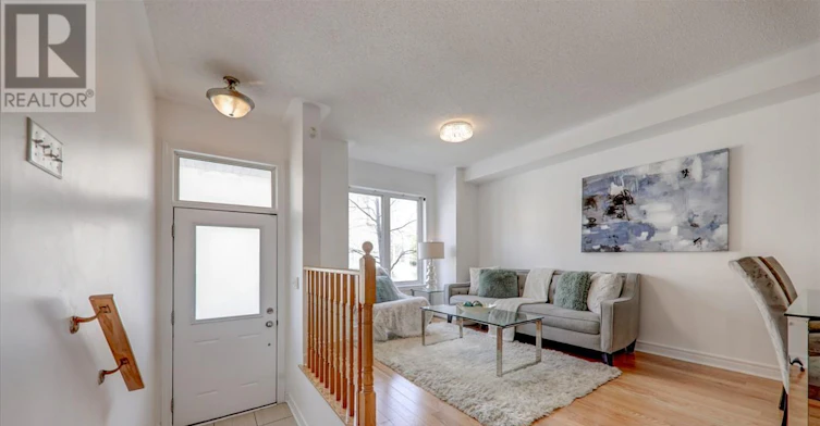 43 Kawneer Terrace, Toronto, ON, M1P 0C2 - 7