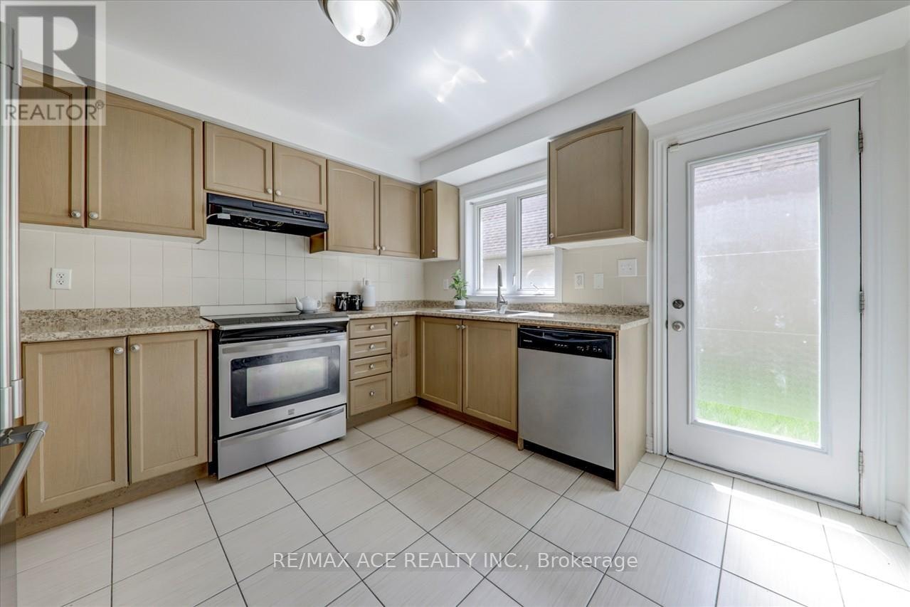 43 Kawneer Terrace, Toronto, ON, M1P 0C2 - 13