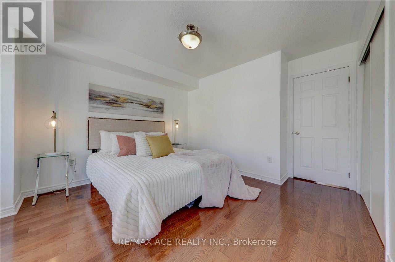 43 Kawneer Terrace, Toronto, ON, M1P 0C2 - 21