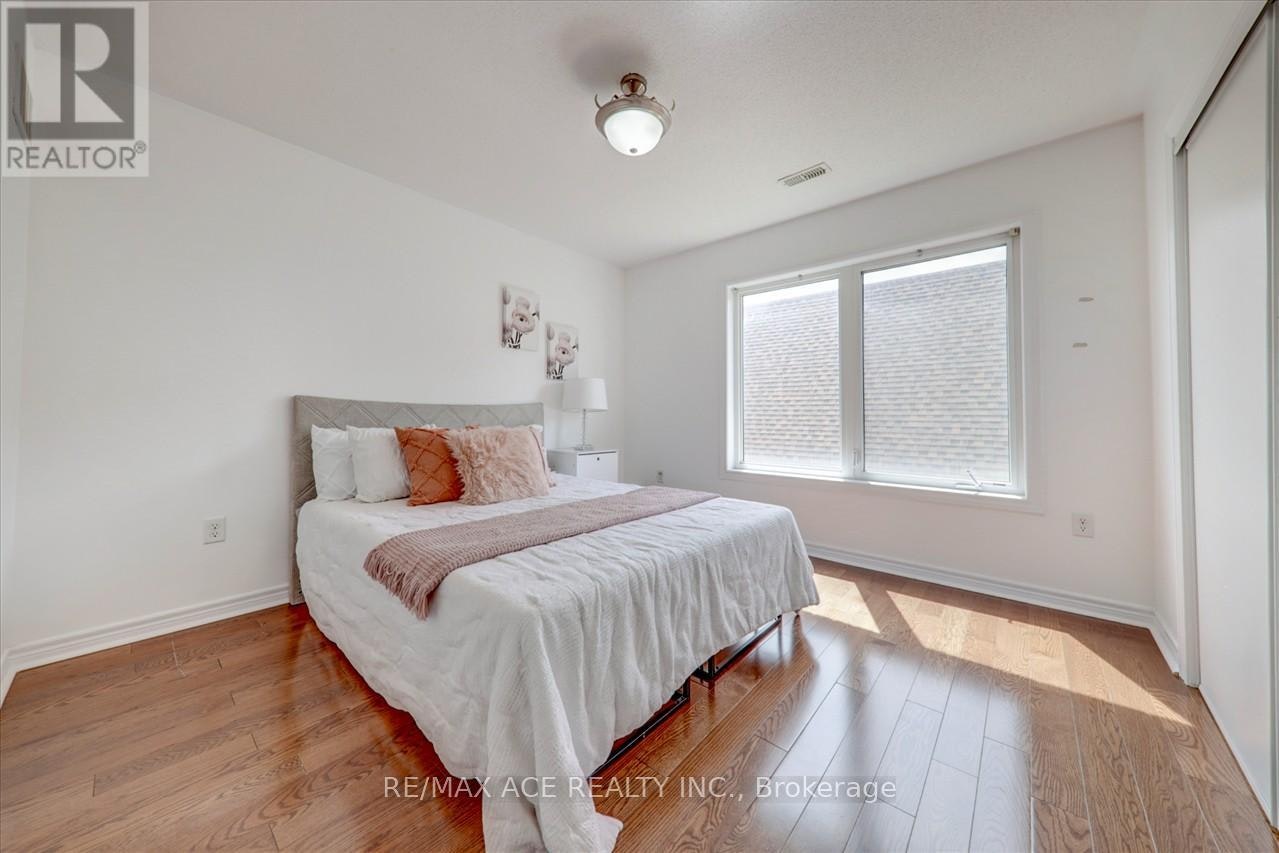 43 Kawneer Terrace, Toronto, ON, M1P 0C2 - 17