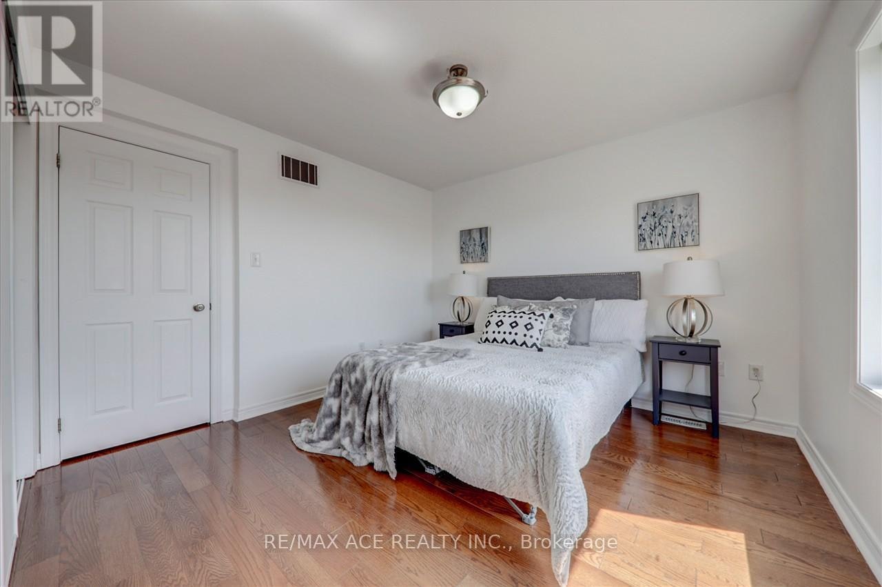 43 Kawneer Terrace, Toronto, ON, M1P 0C2 - 26