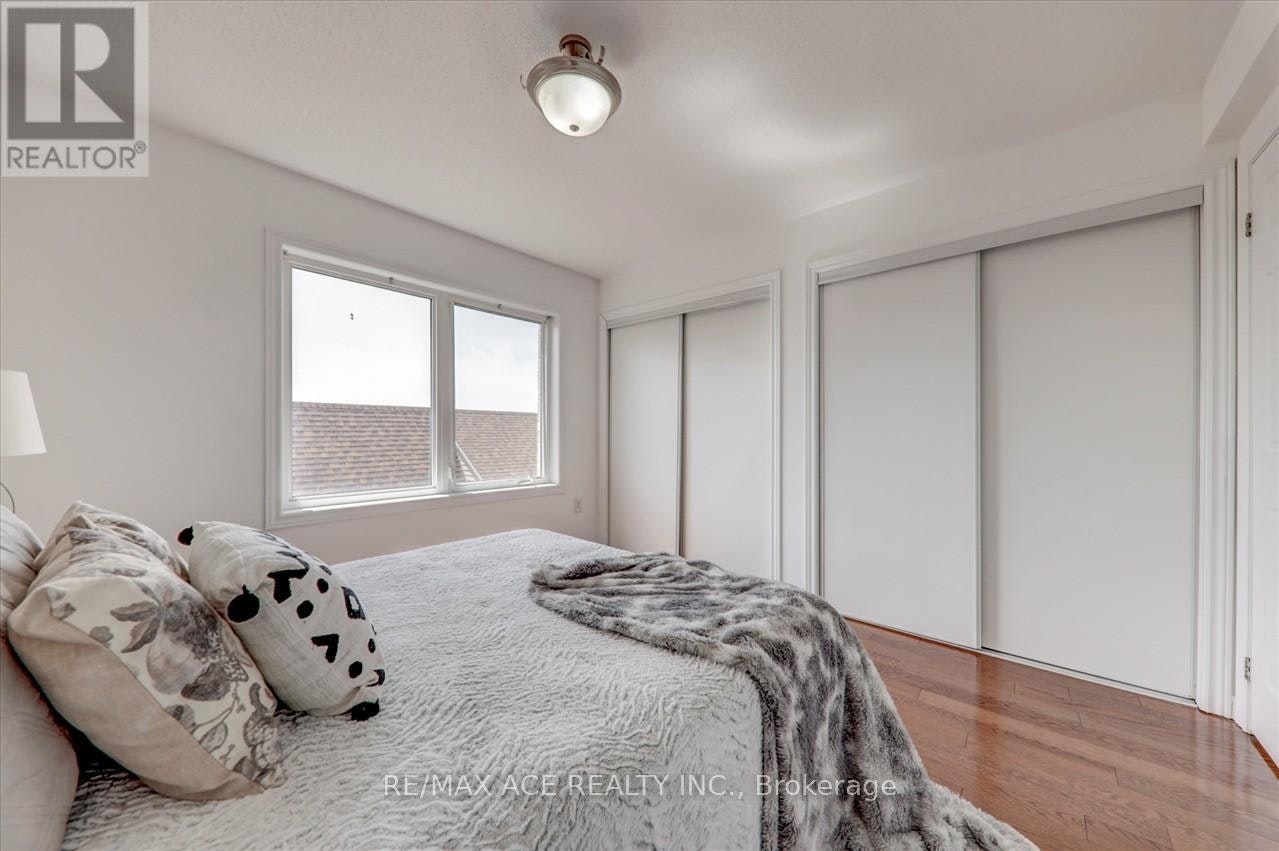 43 Kawneer Terrace, Toronto, ON, M1P 0C2 - 25