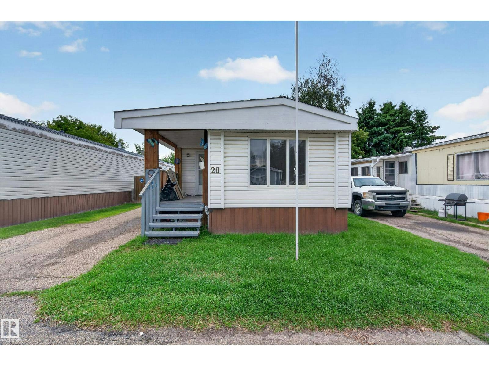 20 View Bv West, Edmonton, AB, T5S 1T5
