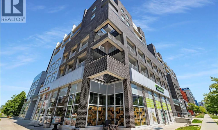 404-280 Lester Street