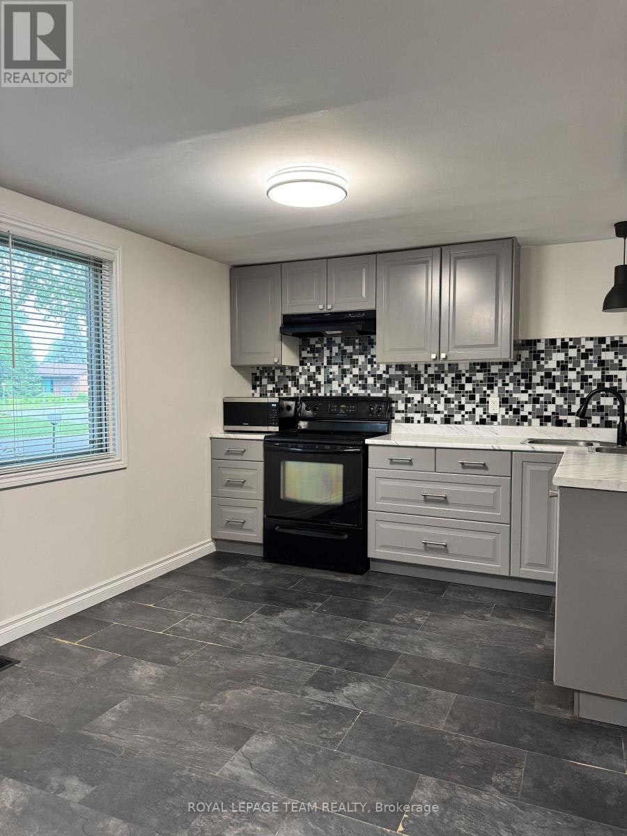145 Penfield Drive, Ottawa, ON, K2K 1M4 - 8